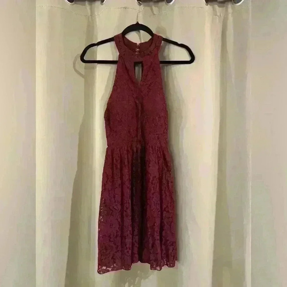 Women’s Burgundy Windsor Dress - Picture 1 of 7